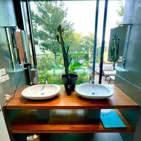 Villa Fantastic House & Gardens -360° View Over Paris *